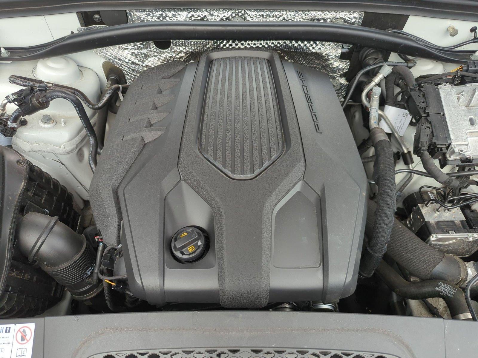 2023 Porsche Macan AWD