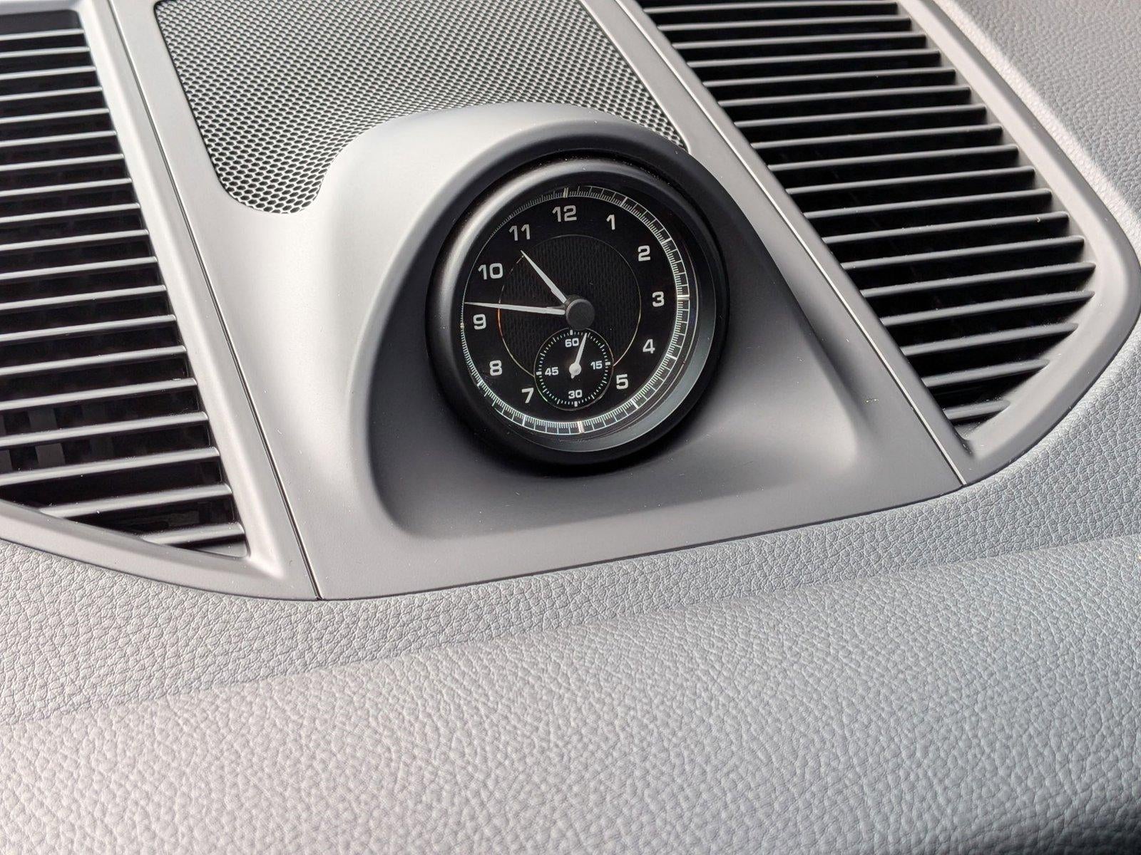 2025 Porsche Macan AWD