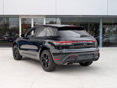 2025 Porsche Macan AWD