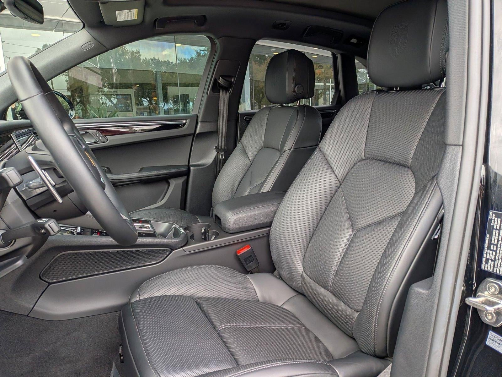 2025 Porsche Macan AWD