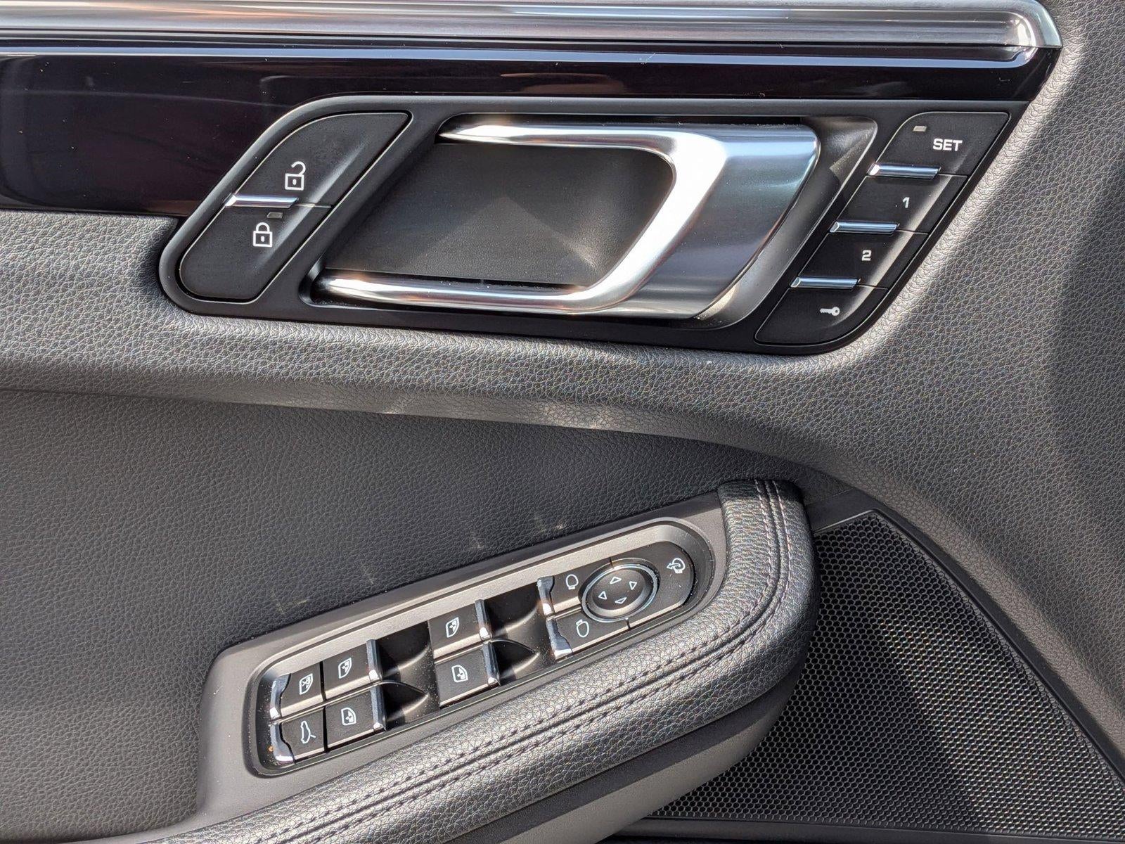 2025 Porsche Macan AWD