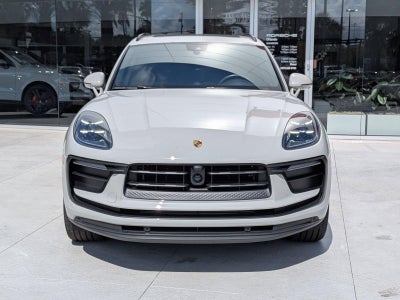 2025 Porsche Macan AWD