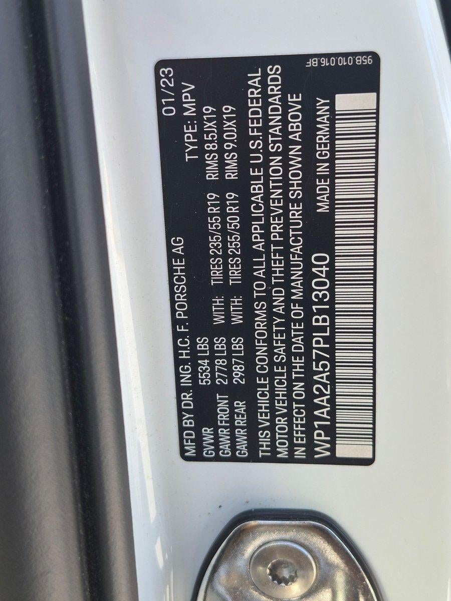 2023 Porsche Macan AWD