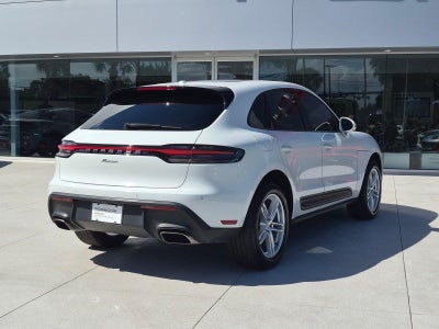 2023 Porsche Macan AWD