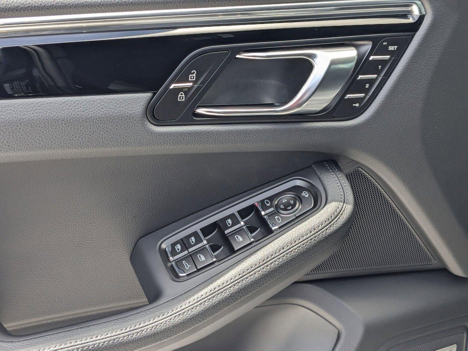 2025 Porsche Macan AWD