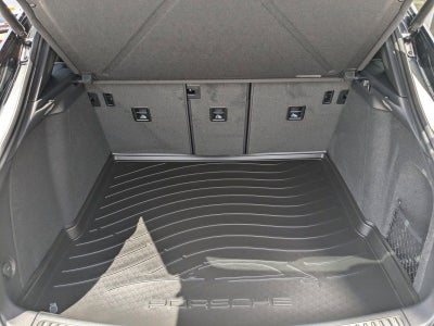 2025 Porsche Macan AWD