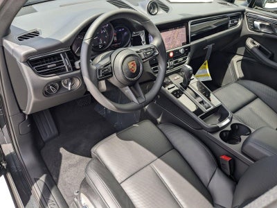 2025 Porsche Macan AWD