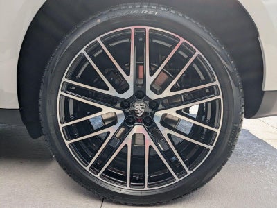 2026 Porsche Macan AWD
