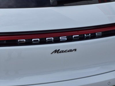 2023 Porsche Macan AWD