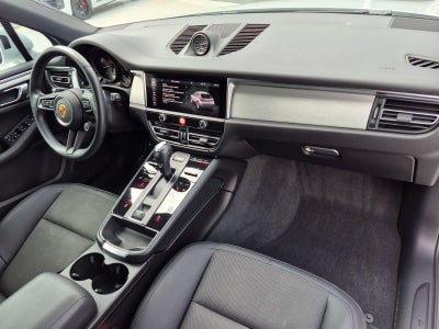 2023 Porsche Macan AWD
