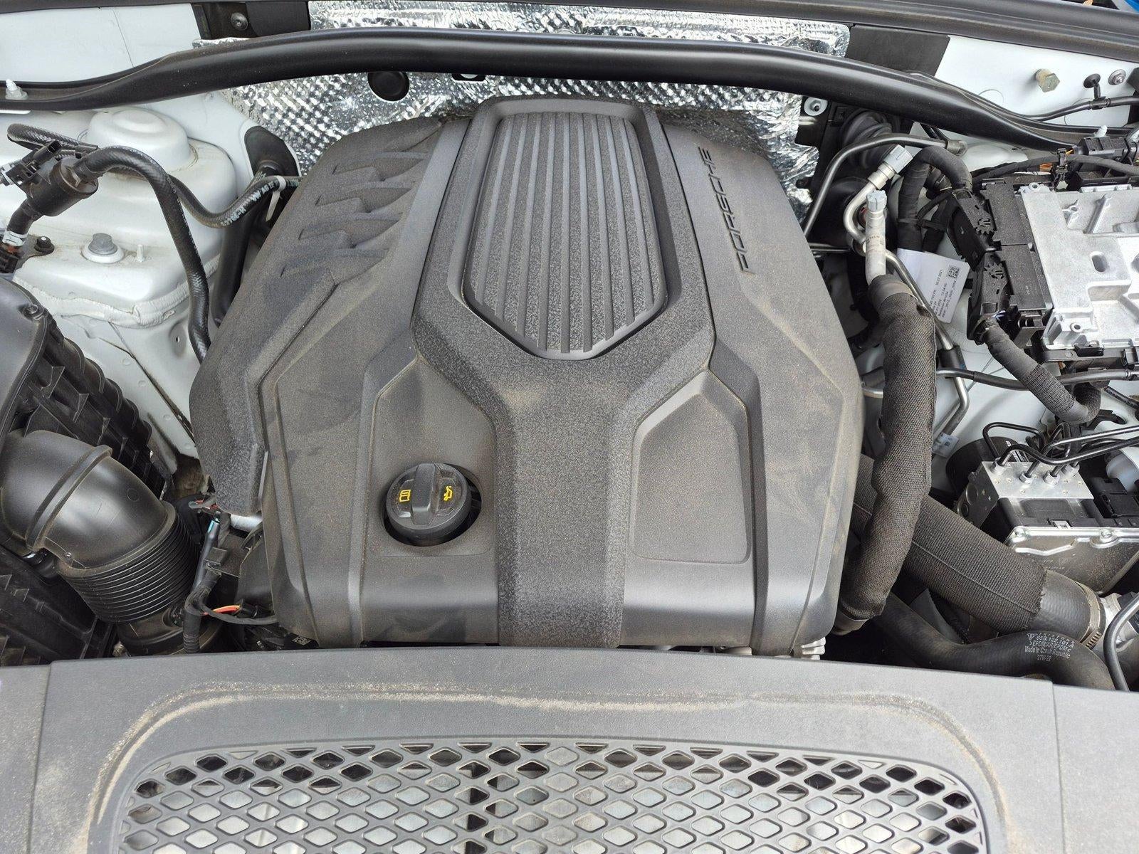 2023 Porsche Macan AWD