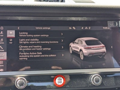 2025 Porsche Macan AWD