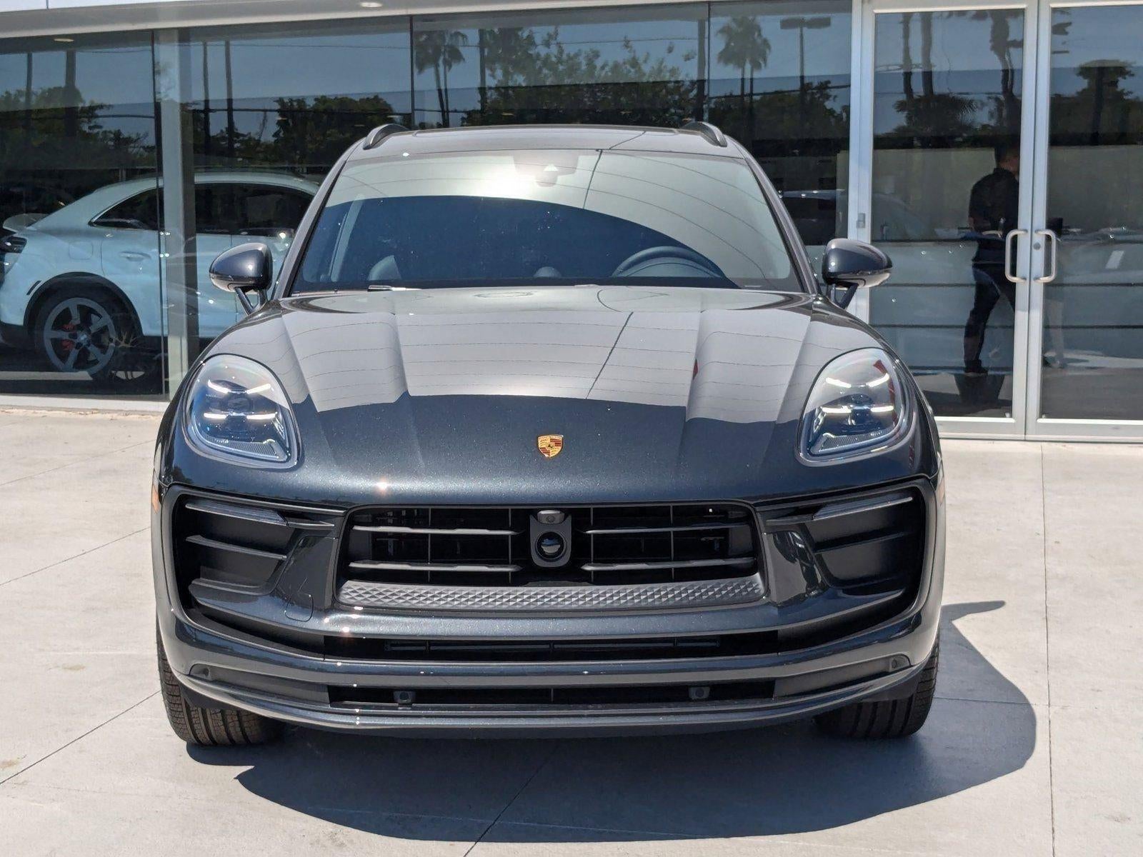 2025 Porsche Macan AWD