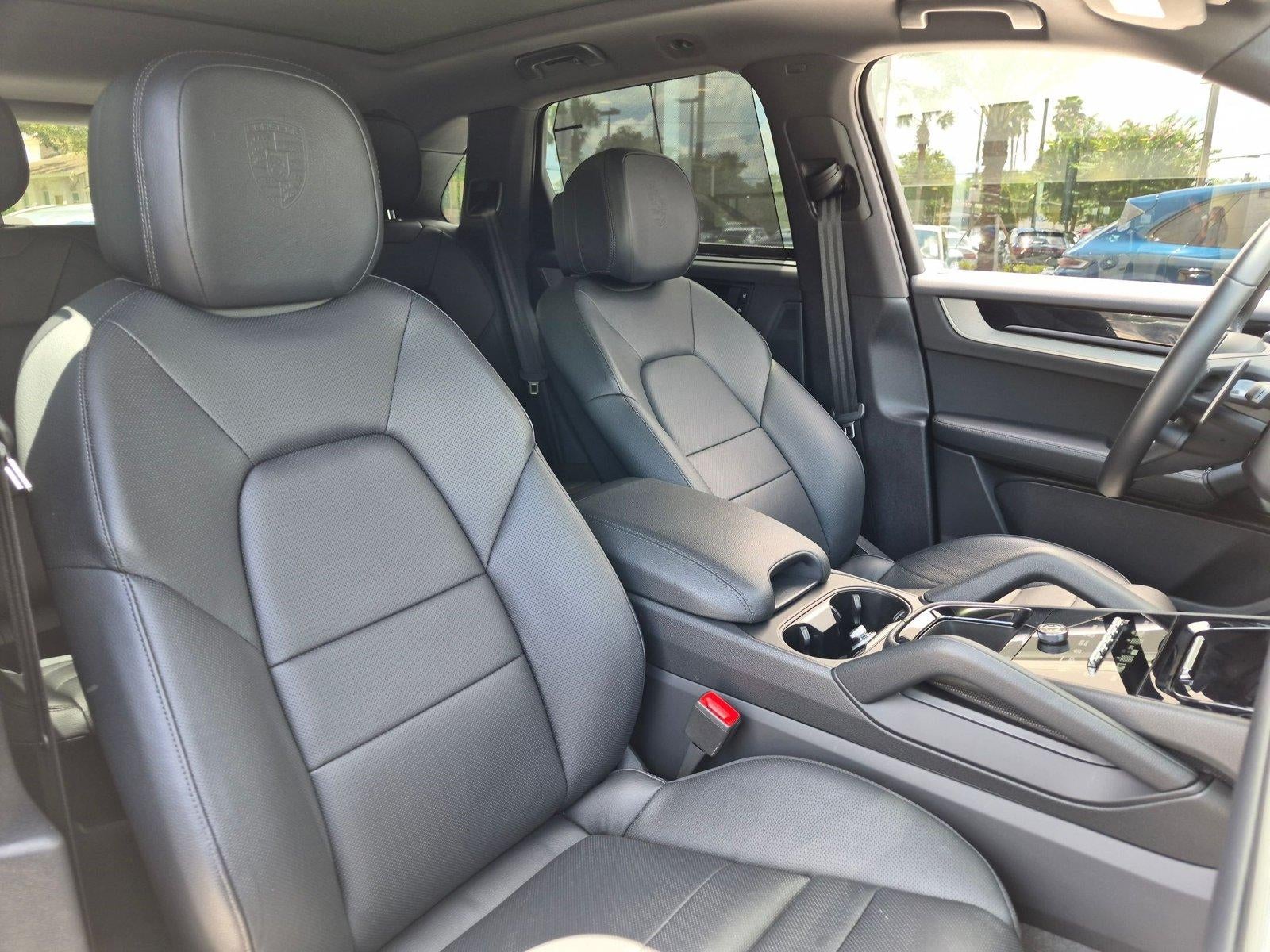 2025 Porsche Cayenne AWD