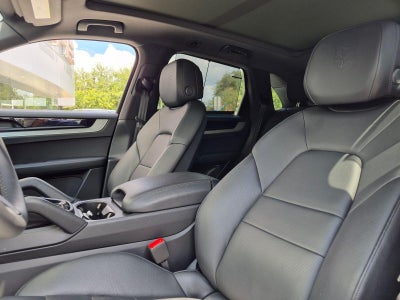 2025 Porsche Cayenne AWD