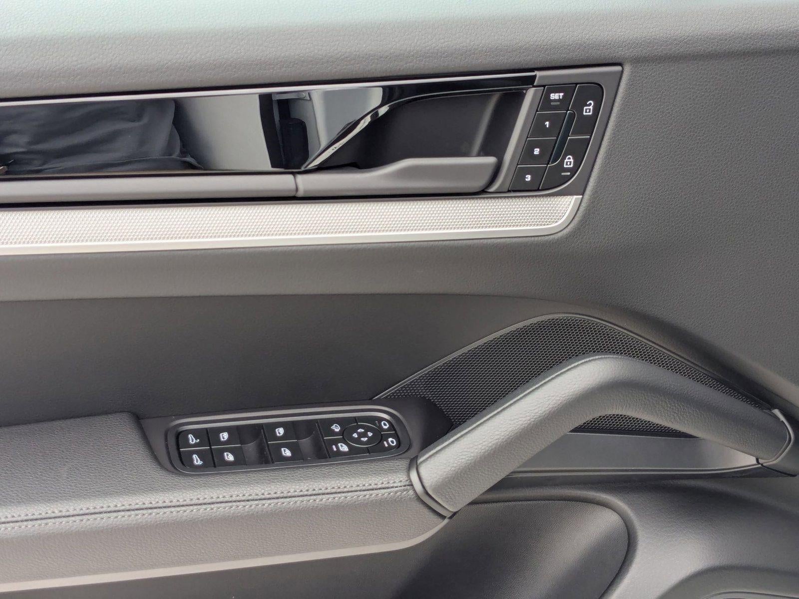 2025 Porsche Cayenne AWD