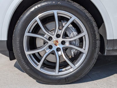 2025 Porsche Cayenne AWD