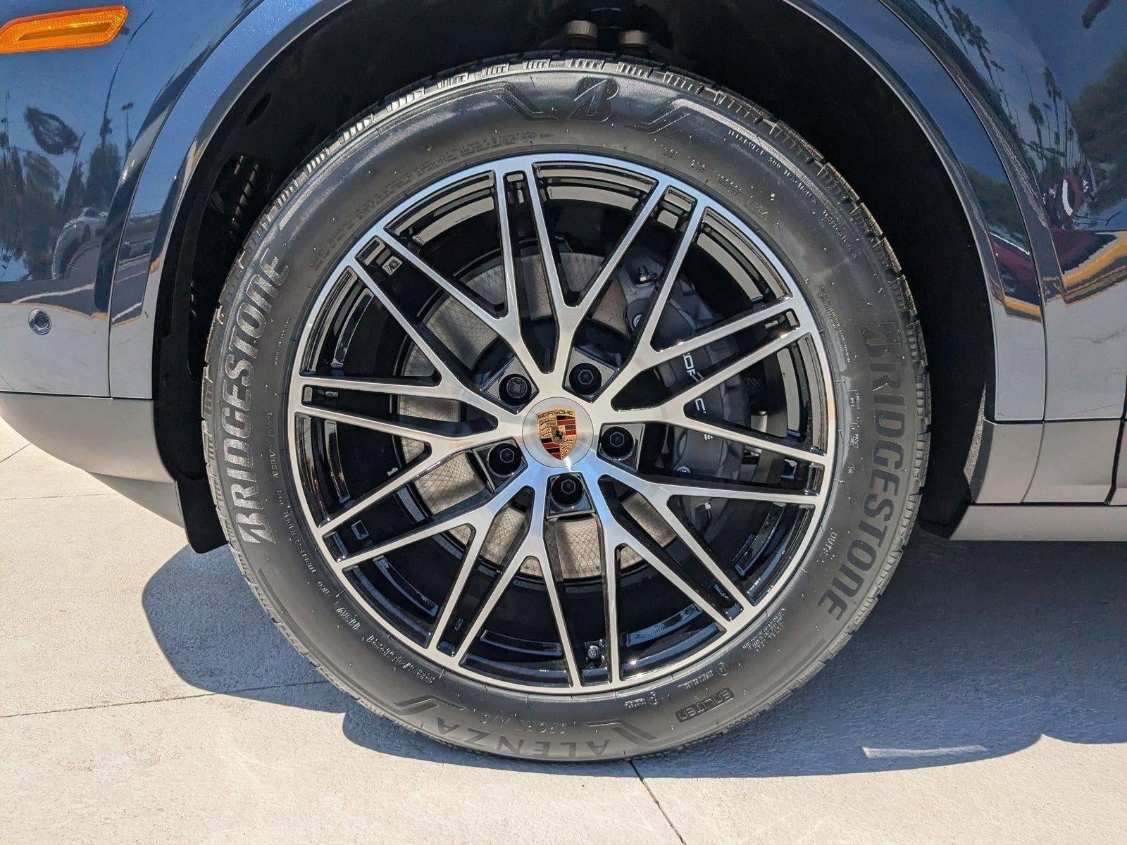 2025 Porsche Cayenne AWD