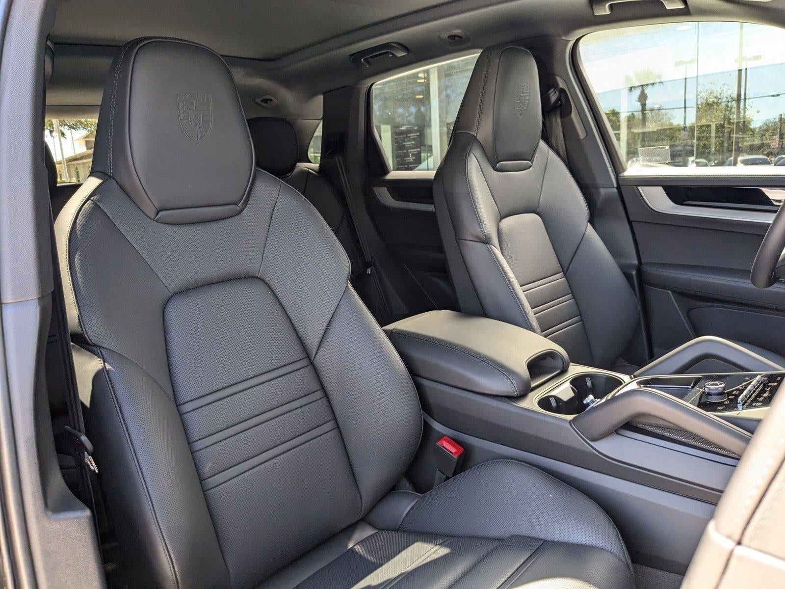 2025 Porsche Cayenne AWD