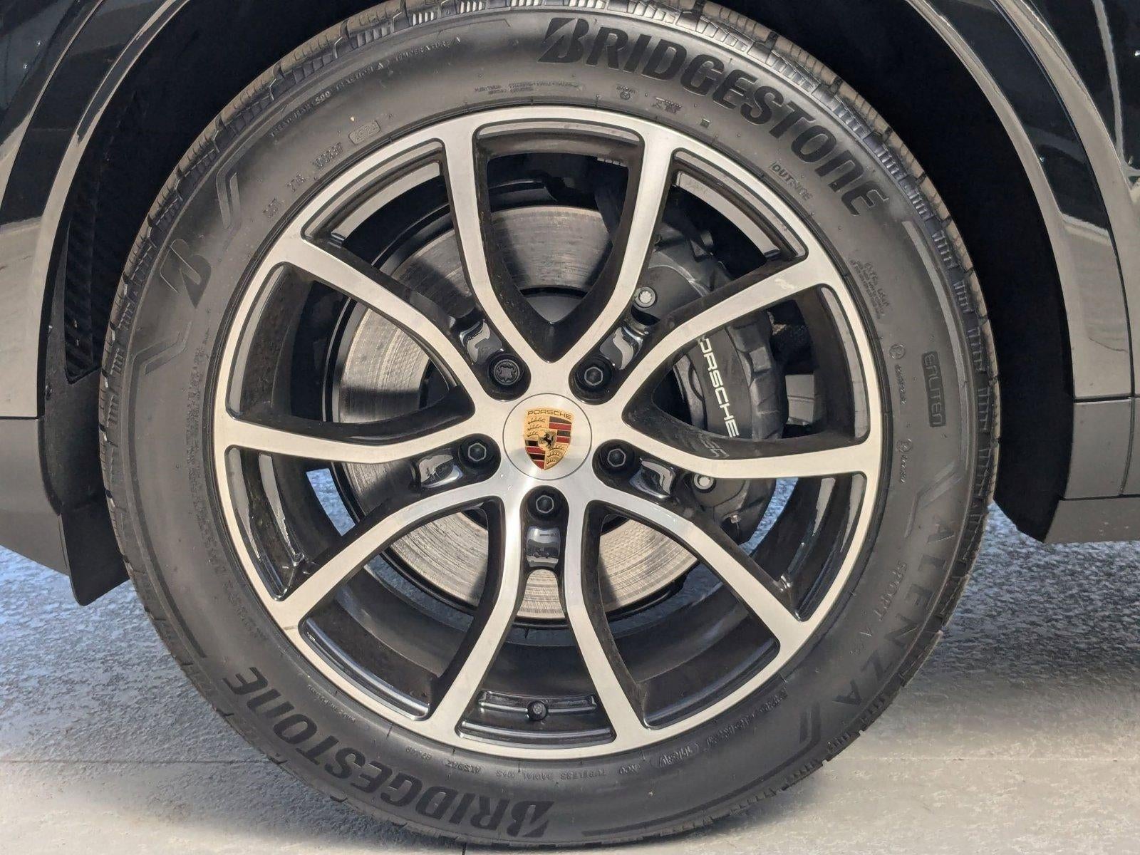 2025 Porsche Cayenne AWD